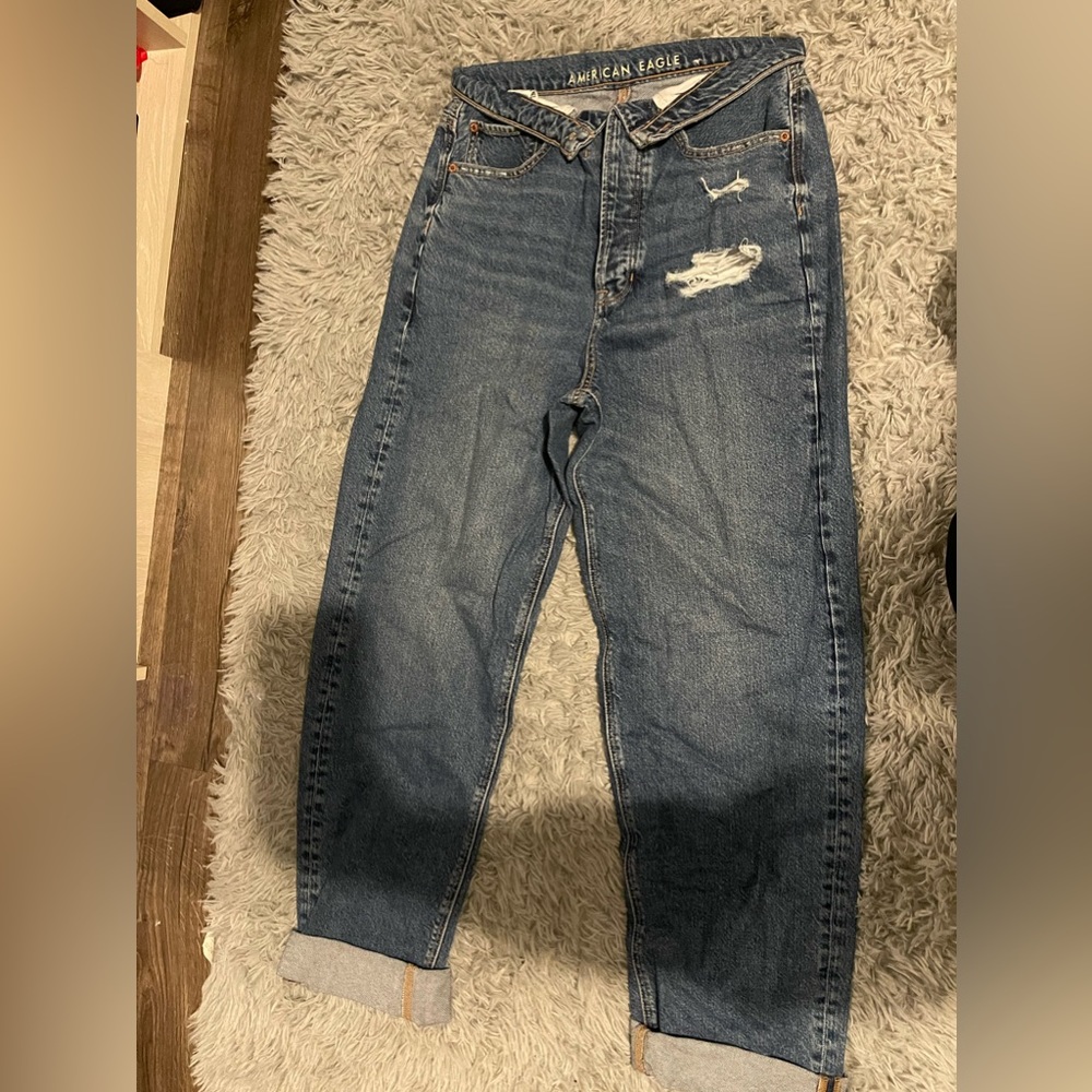 Brand new American eagle mom jeans